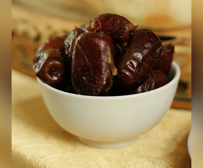 pitted-dates-dawood-dates